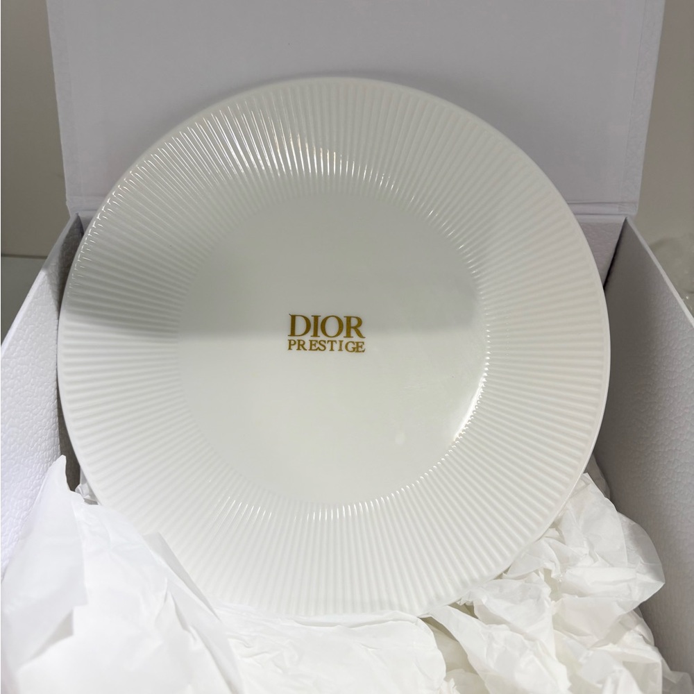 Dior Prestige  Plate
